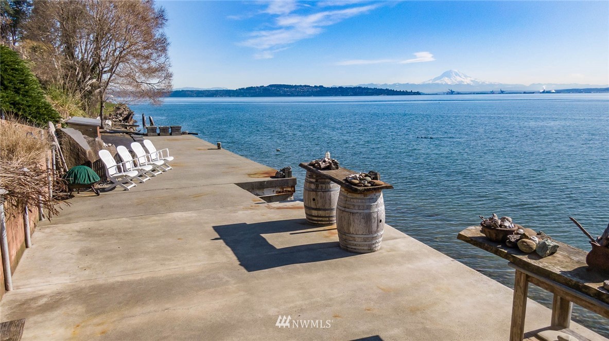 12607 Southwest Bachelor Road Vashon, WA 98070 - Photo 7 of 36 Gallery Image 7