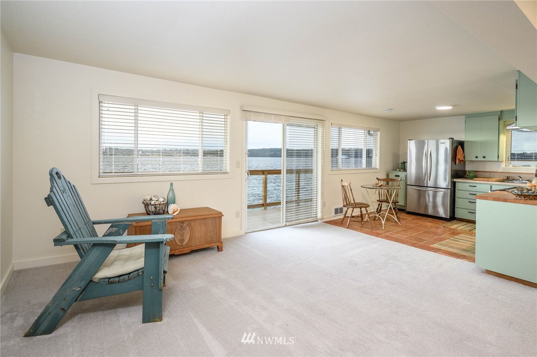 12607 Southwest Bachelor Road Vashon, WA 98070 - Photo 8 of 36 Gallery Image 8