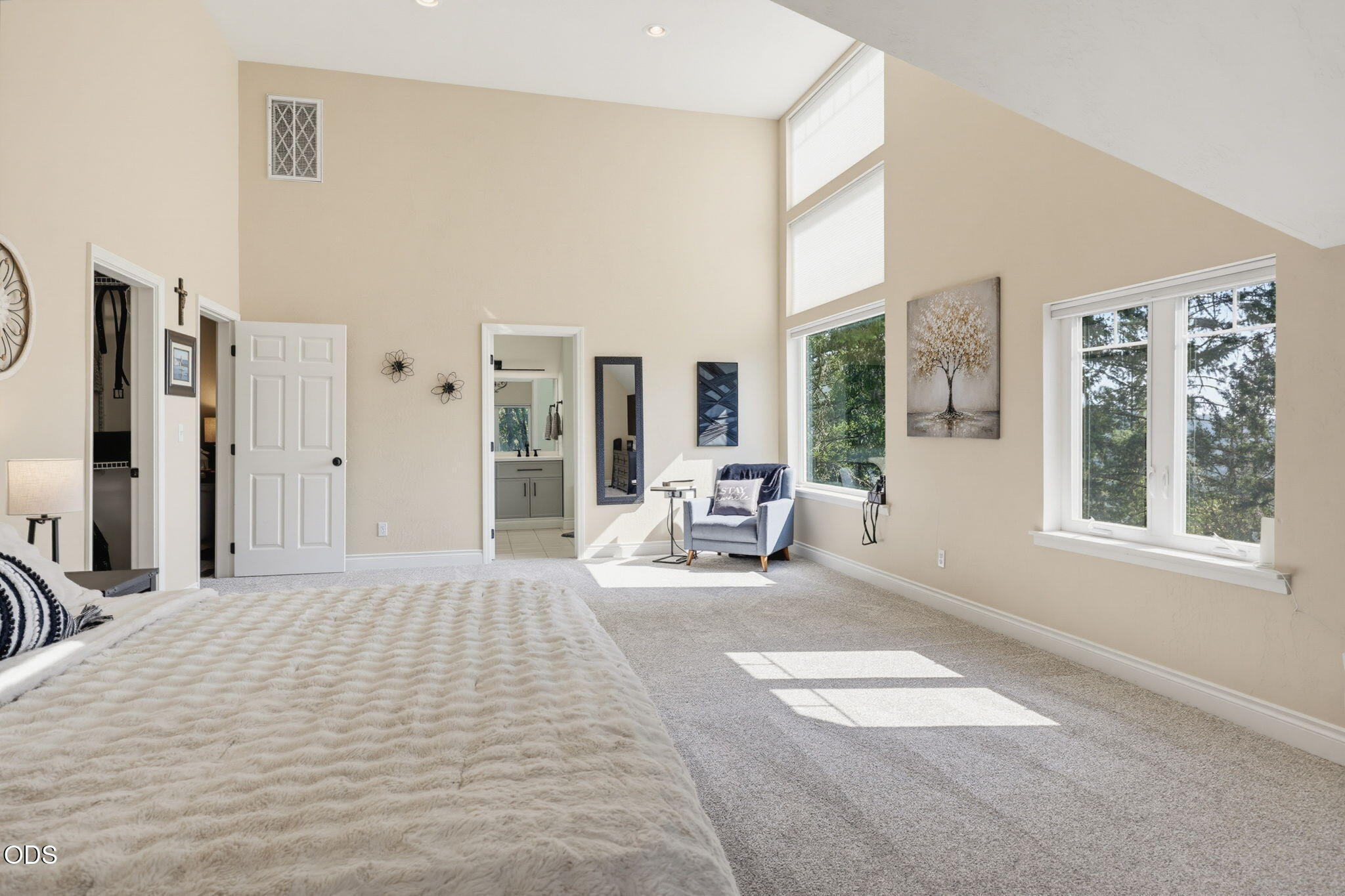 2355 Johns Peak Road Central Point, OR 97502 - Photo 46 of 114 Gallery Image 46