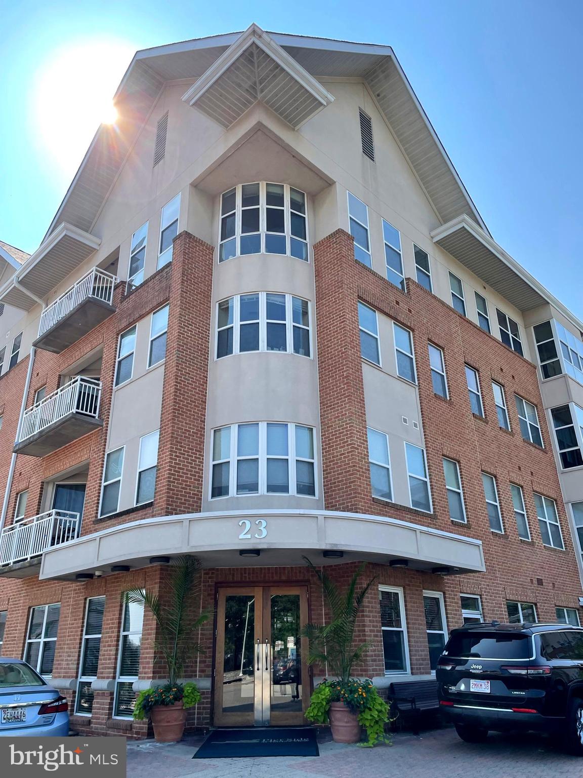 Welcome to 23 Pierside Dr!