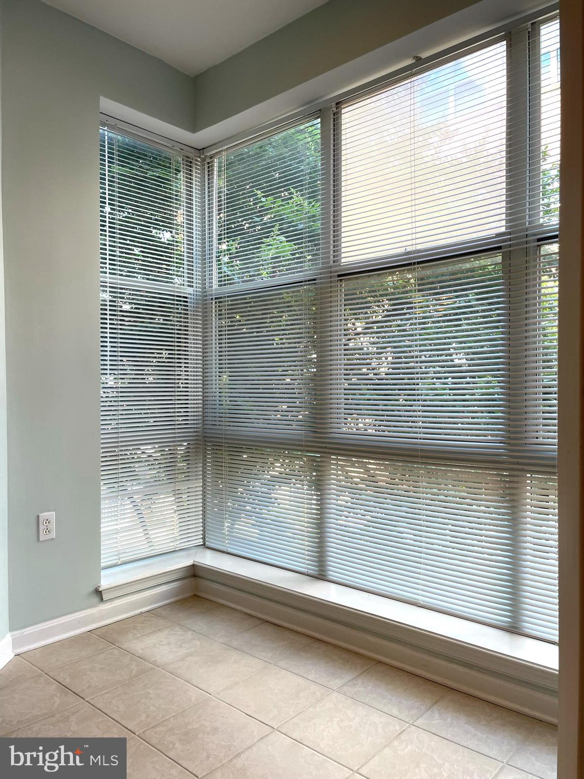 23 Pierside Drive, Unit 234 Baltimore, MD 21230 - Photo 16 of 25 Sunroom