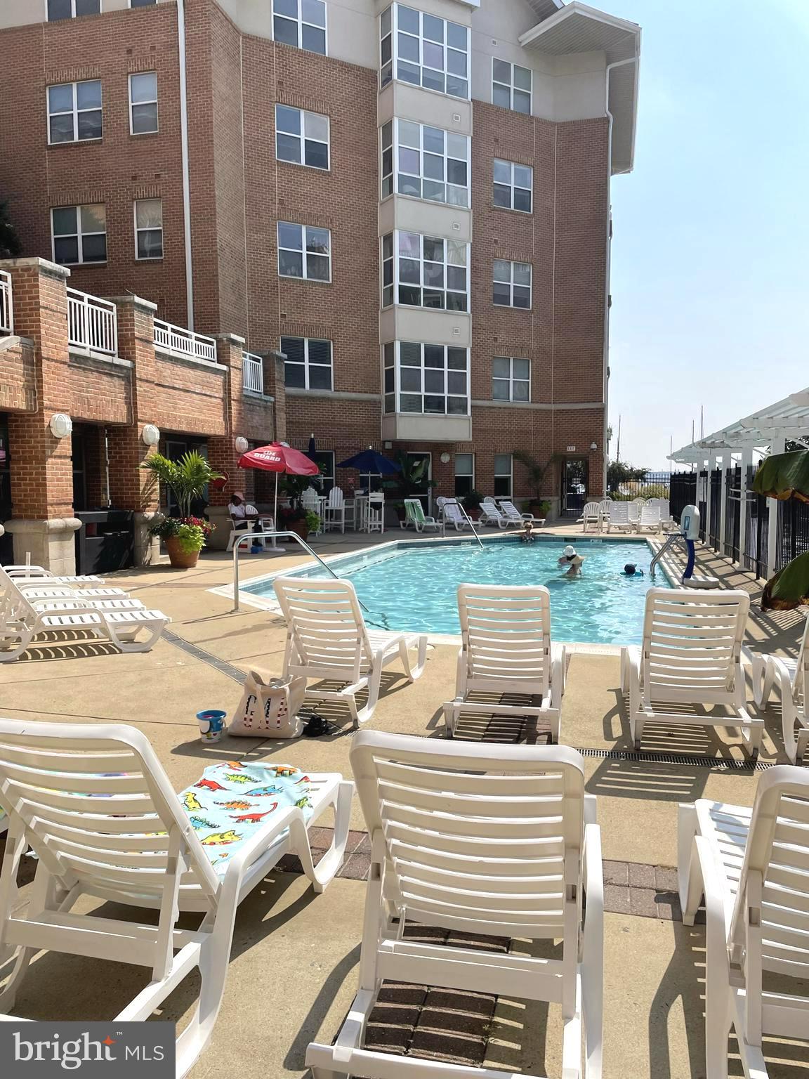 23 Pierside Drive, Unit 234 Baltimore, MD 21230 - Photo 18 of 25 Swimming pool