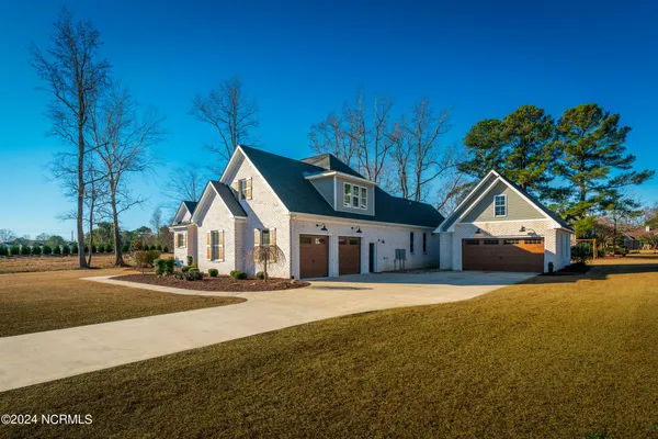 $795,000 | 2841 Landing Circle, Greenville, NC 27858