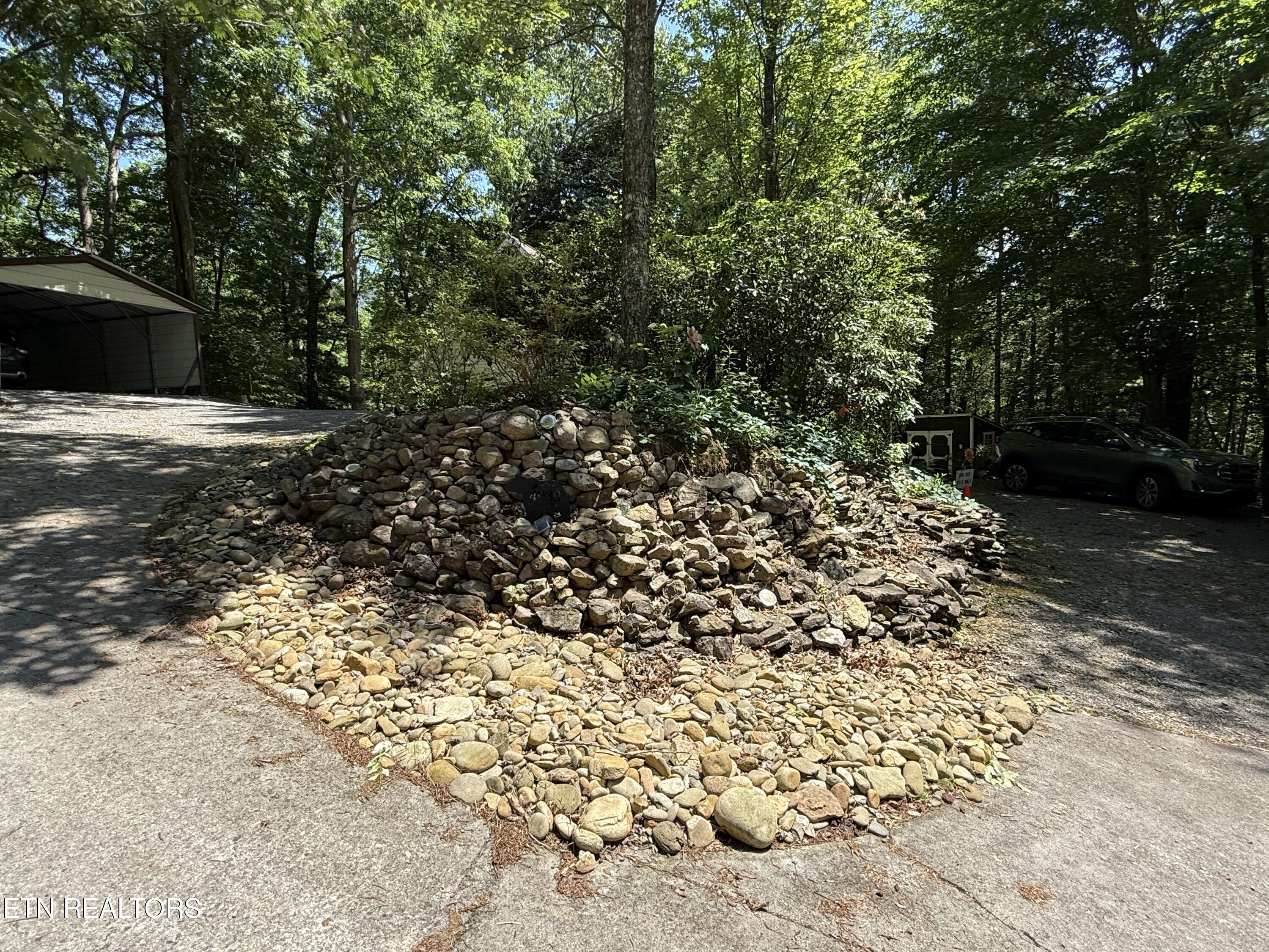 4039 Barb Hollow Road Walland, TN 37886 - Photo 8 of 51 DRIVE2