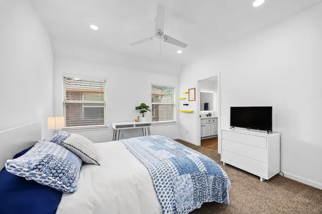 a view of a tennis court