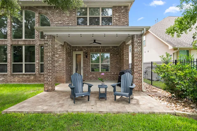 $945,000 | 34 North Swanwick Place, Tomball, TX 77375