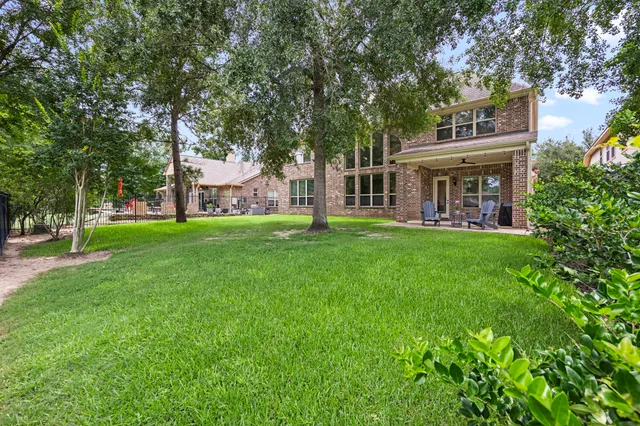 $945,000 | 34 North Swanwick Place, Tomball, TX 77375