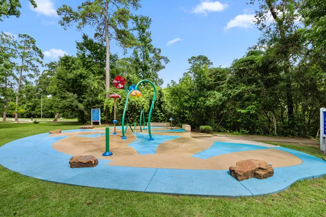 $945,000 | 34 North Swanwick Place, Tomball, TX 77375