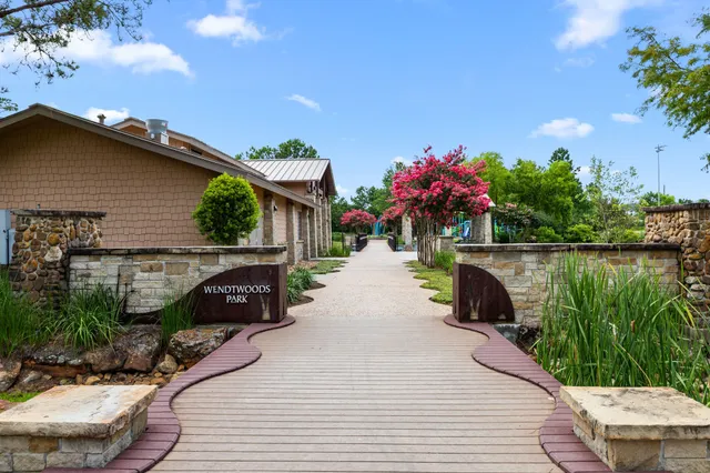 $945,000 | 34 North Swanwick Place, Tomball, TX 77375