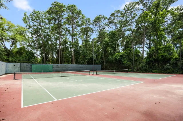 $945,000 | 34 North Swanwick Place, Tomball, TX 77375