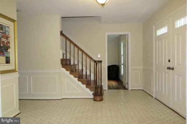 9444 Reach Road Potomac, MD 20854 - Photo 3 of 41 Foyer Entry View 2