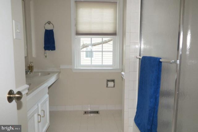 9444 Reach Road Potomac, MD 20854 - Photo 31 of 41 2nd Full Bath