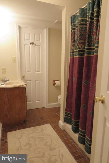 9444 Reach Road Potomac, MD 20854 - Photo 36 of 41 3rd Full Bath