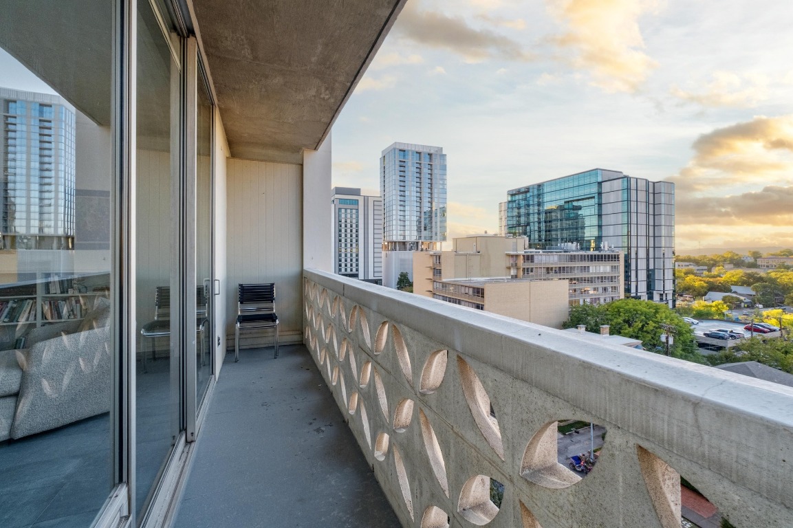 1801 Lavaca Street, Unit 7B Austin, TX 78701 - Photo 18 of 40 a view of balcony with city view