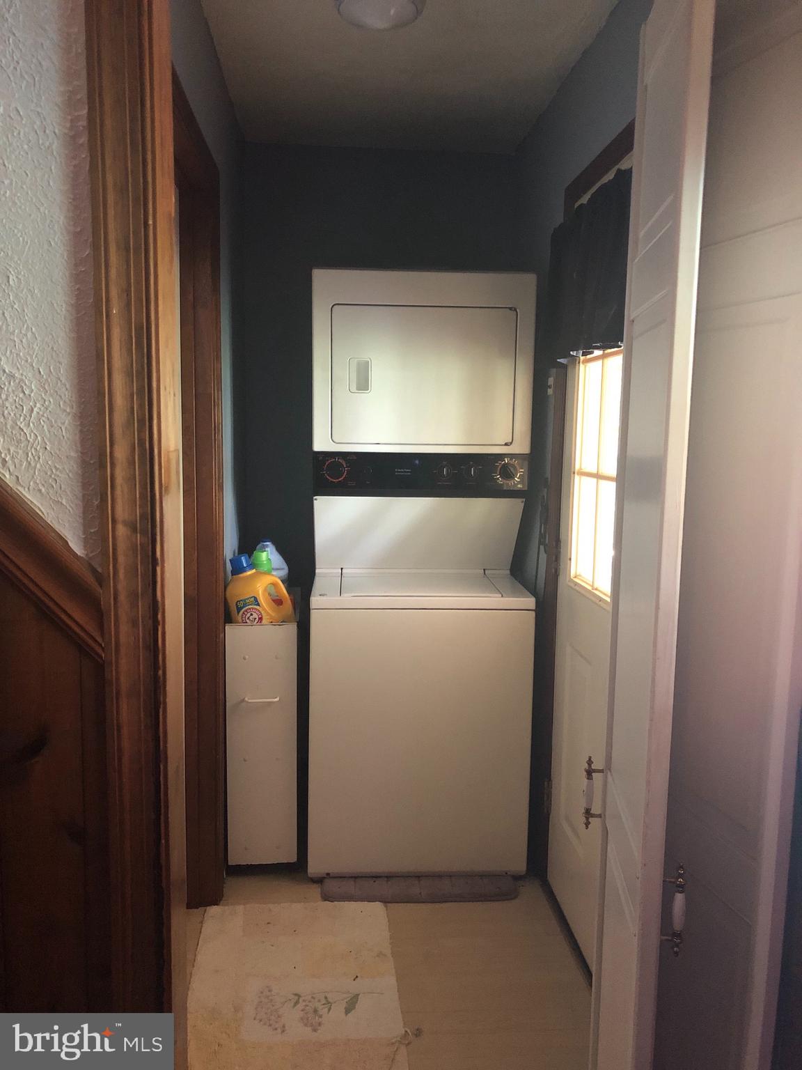1260 County Rte 1/1 Berkeley Springs, WV 25411 - Photo 19 of 29 Laundry Area