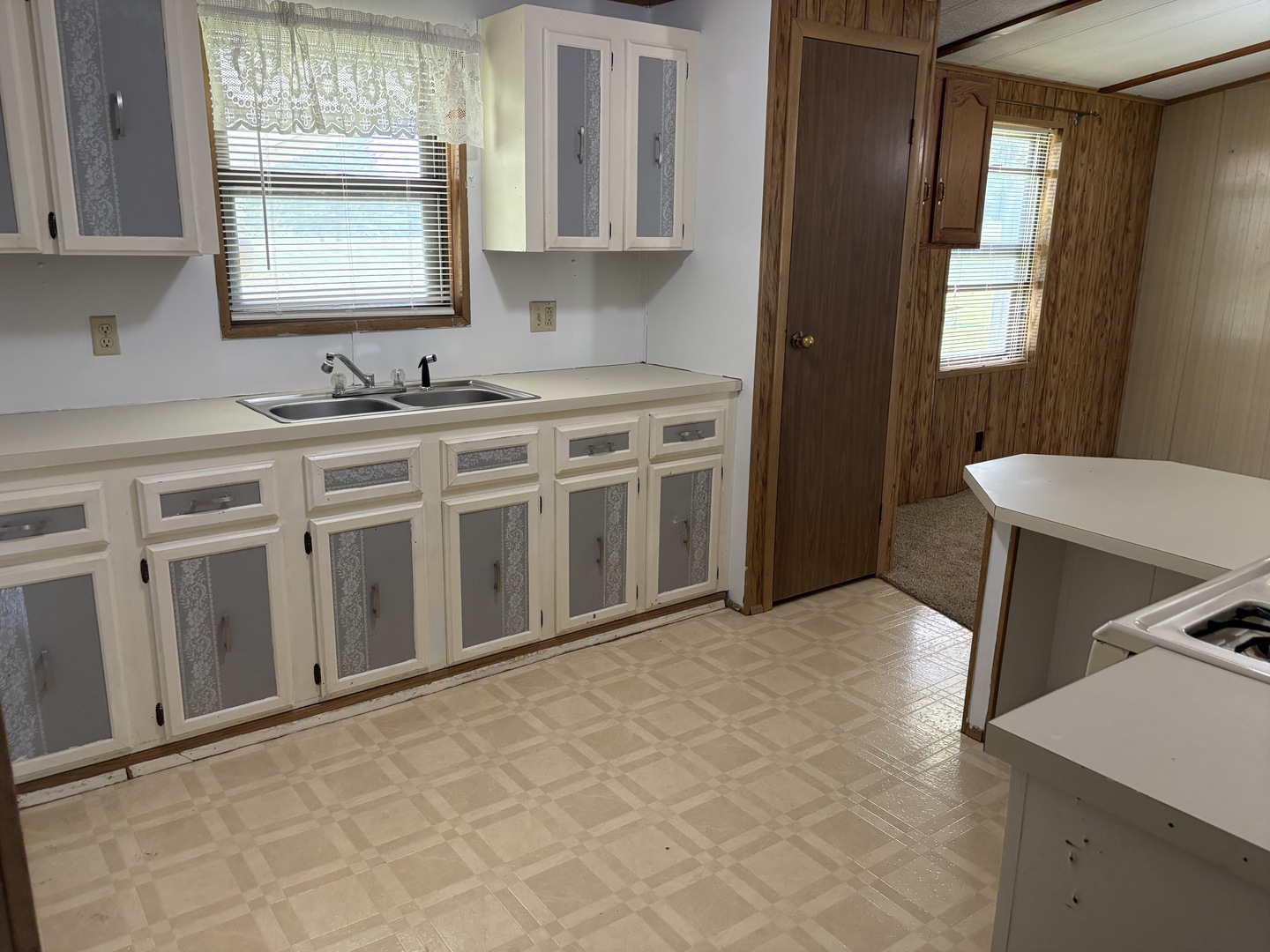 173 Greenview Road Centralia, IL 62801 - Photo 6 of 16