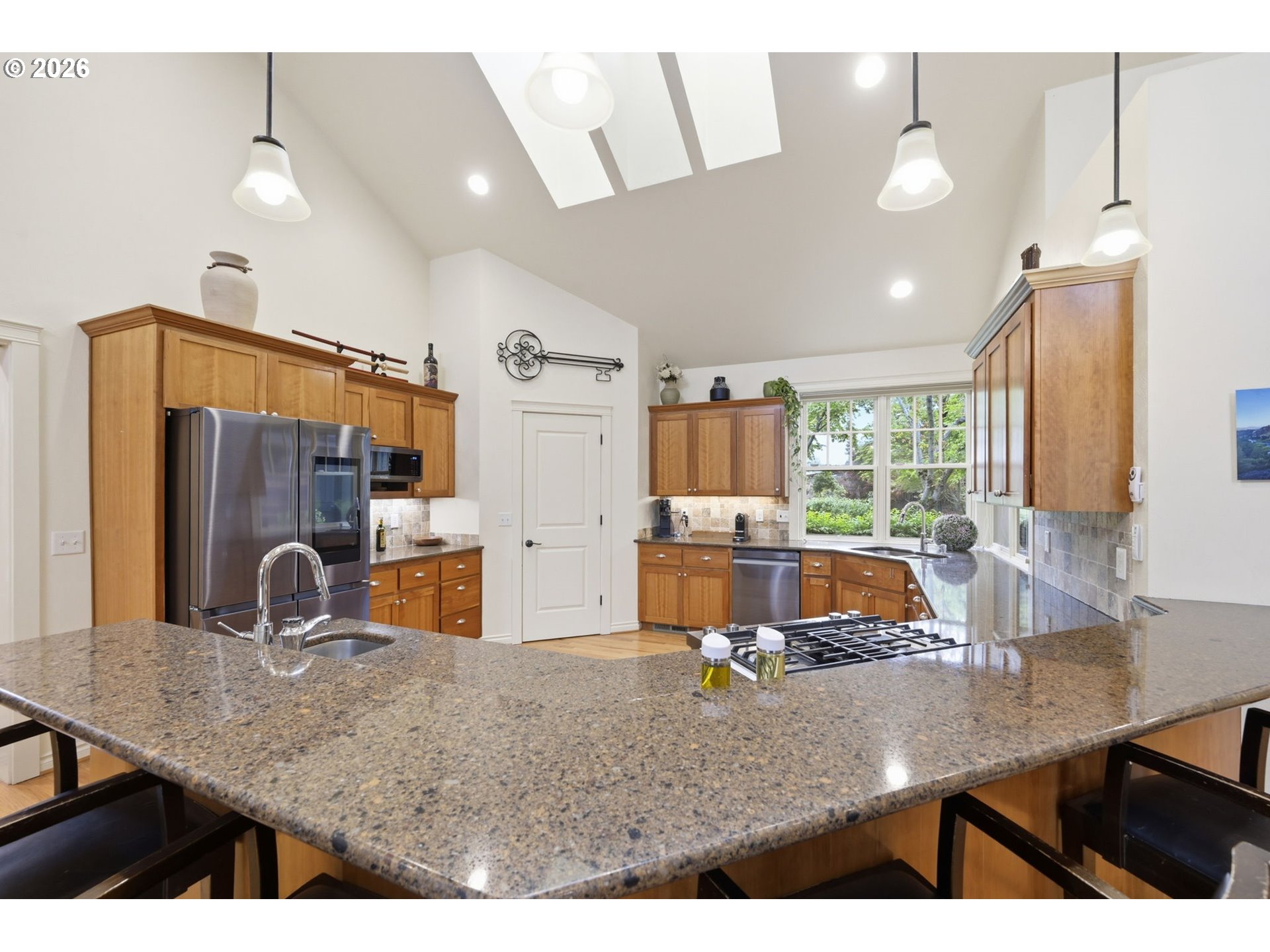 2148 Lomond Avenue Springfield, OR 97477 - Photo 5 of 47