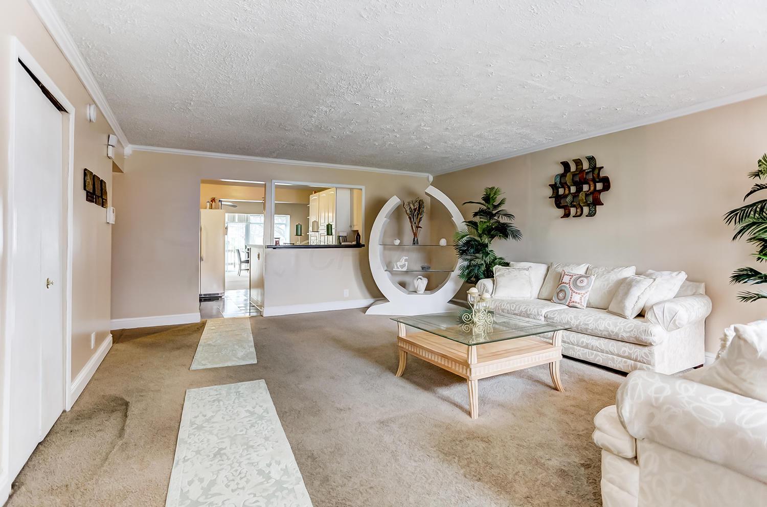 2597 Hubbell Road Columbus, OH 43232 - Photo 7 of 34 Gallery Image 7