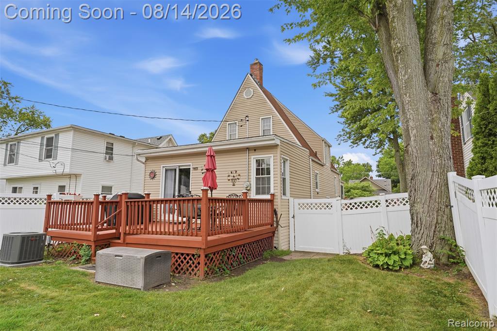 1998 Columbia Road Berkley, MI 48072 - Photo 30 of 33 Gallery Image 30