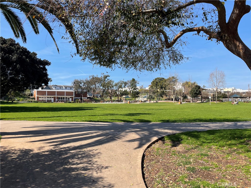 215 Valley Drive Hermosa Beach, CA 90254 - Photo 22 of 27 a view of a volley ball court