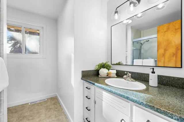 $525,000 | 7217 W Court, Boise, ID 83704