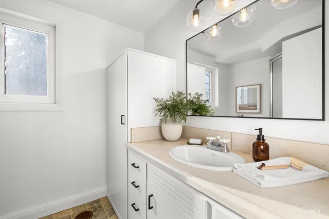 $525,000 | 7217 W Court, Boise, ID 83704