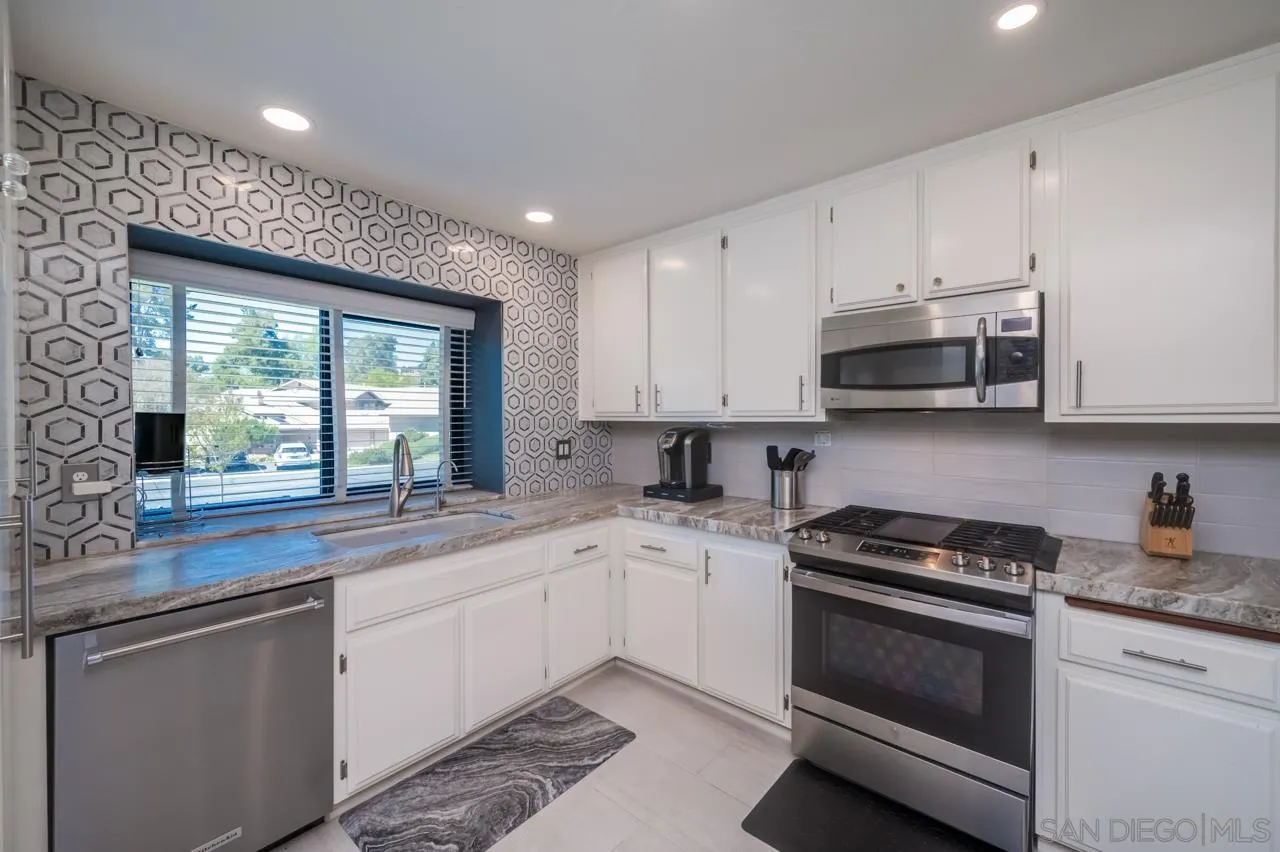 1768 Pala Lake Drive Fallbrook, CA 92028 - Photo 11 of 35