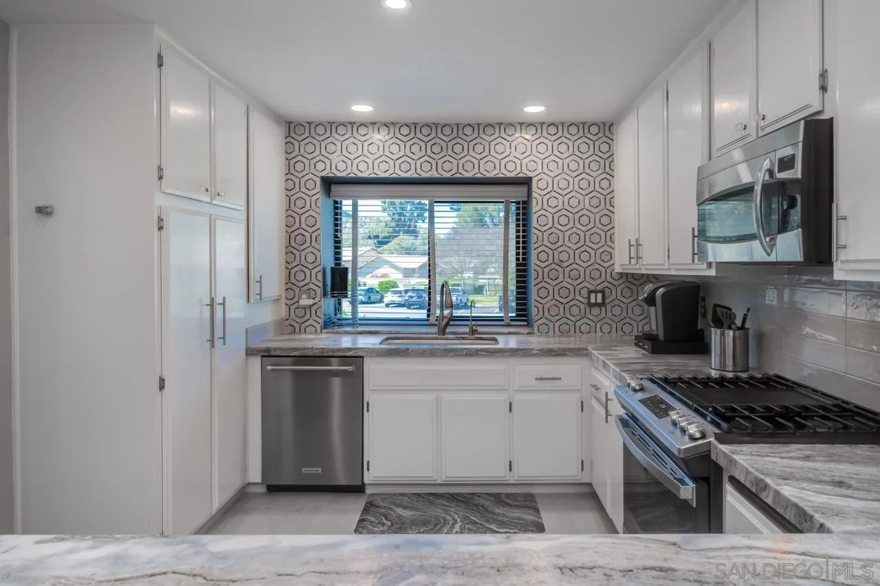 1768 Pala Lake Drive Fallbrook, CA 92028 - Photo 9 of 35