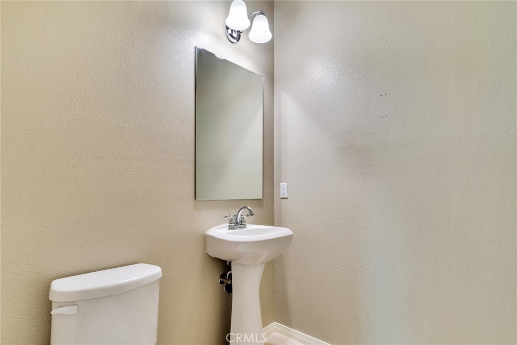 4959 Camarillo Lane Riverside, CA 92504 - Photo 7 of 20 Gallery Image 7
