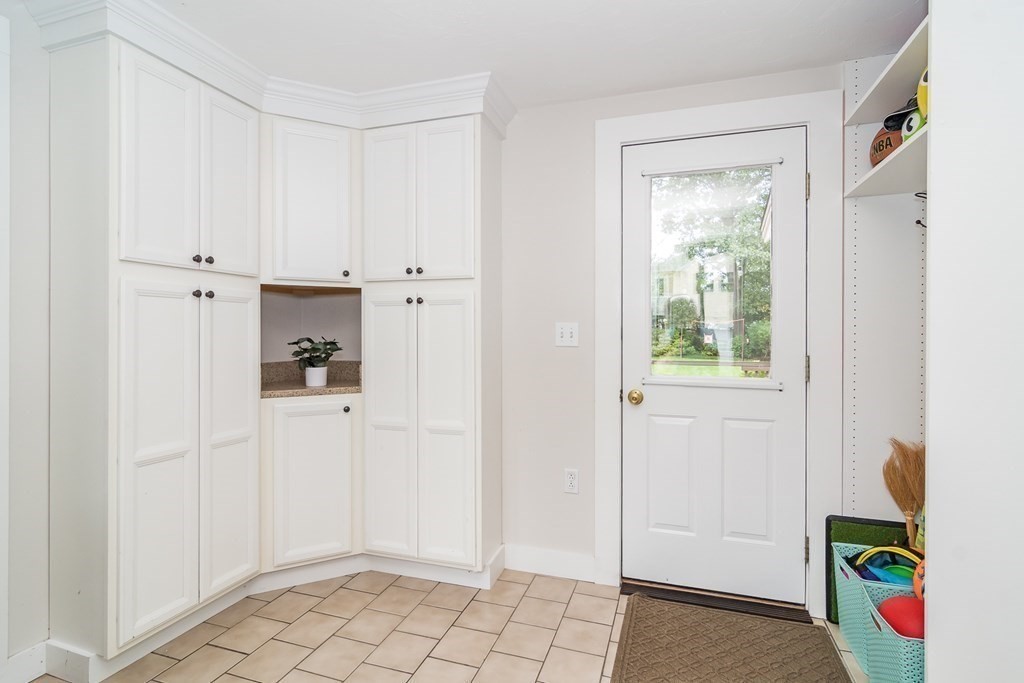 30 Beverly Road Natick, MA 01760 - Photo 8 of 24