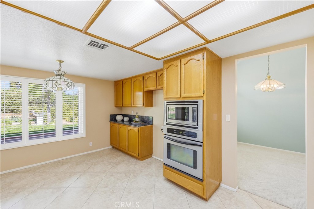 2000 Citrus Wood Lane Riverside, CA 92503 - Photo 9 of 23