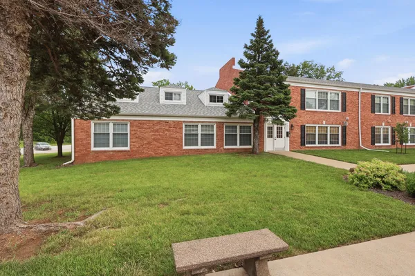 $230,000 | 3215 East Locust Street, Unit B276, Davenport, IA 52803