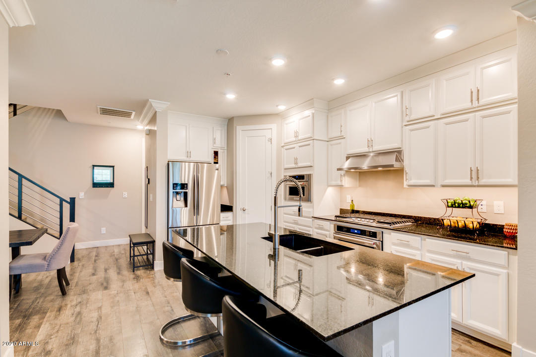 3855 South McQueen Road, Unit 14 Chandler, AZ 85286 - Photo 8 of 30 11-McQueen