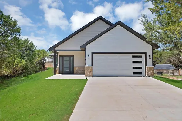 $439,000 | 5021 Enchanted Court, Granbury, TX 76048