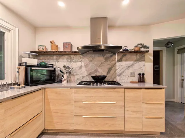 $739,000 | 81 Bartlett Street, Chelmsford, MA 01824