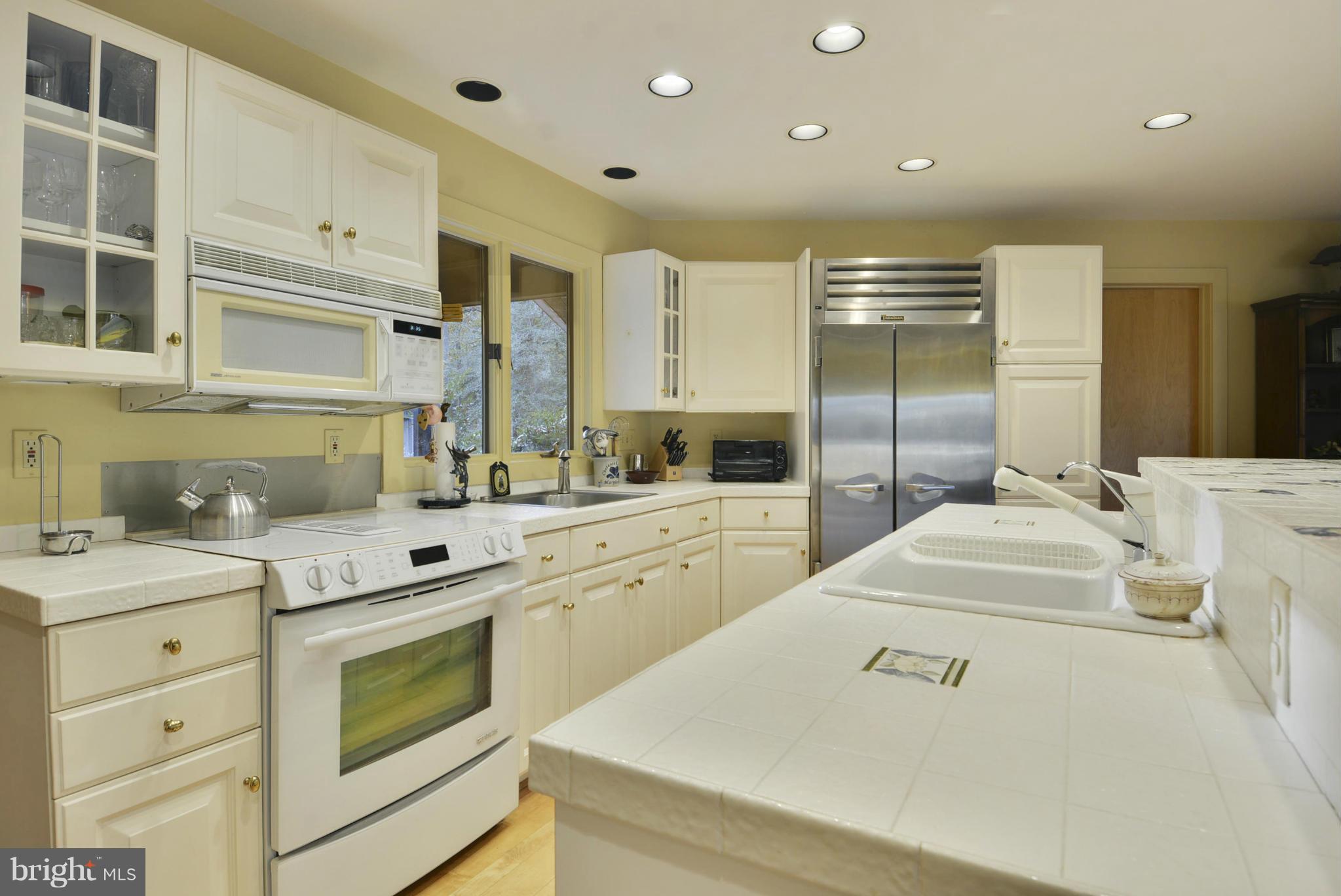 8011 Church Neck Road St. Michaels, MD 21663 - Photo 8 of 28 Kitchen