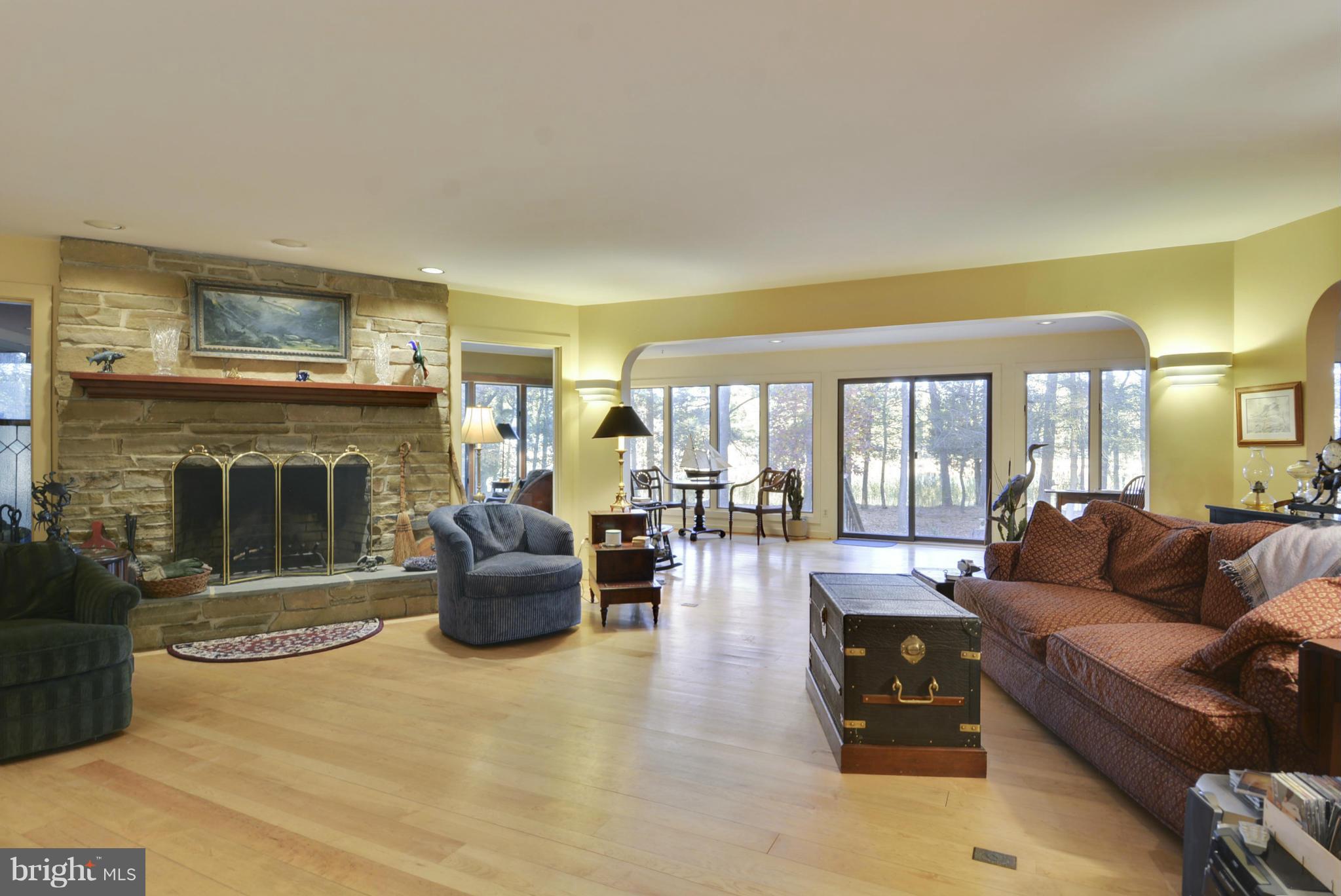8011 Church Neck Road St. Michaels, MD 21663 - Photo 9 of 28 Living Room