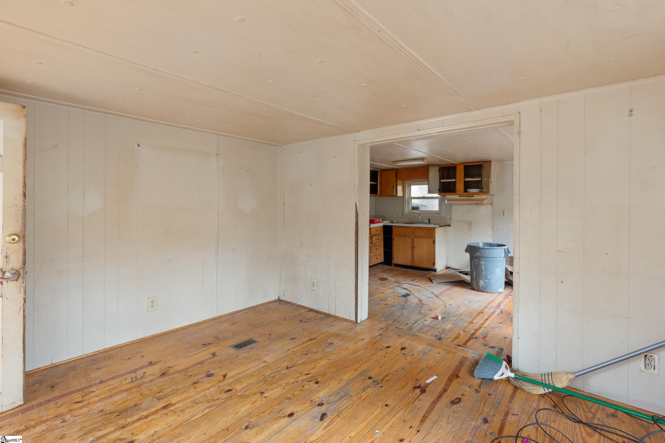 895 Nash Mill Road Fountain Inn, SC 29644 - Photo 6 of 20