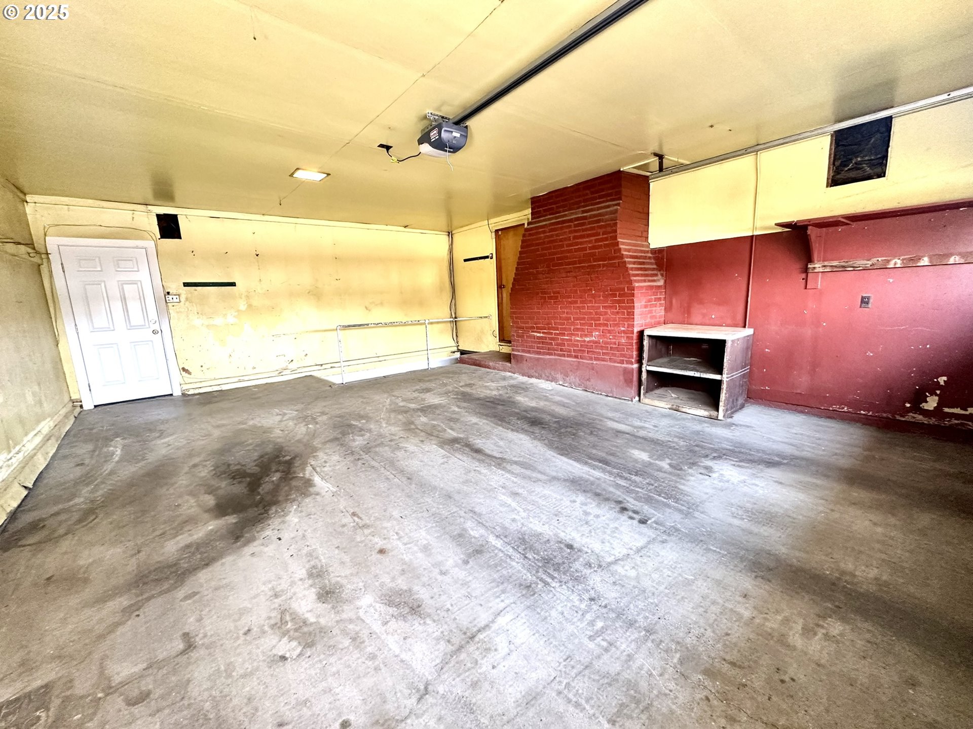 2460 Clark Street Baker City, OR 97814 - Photo 39 of 46 a view of an ocean & house