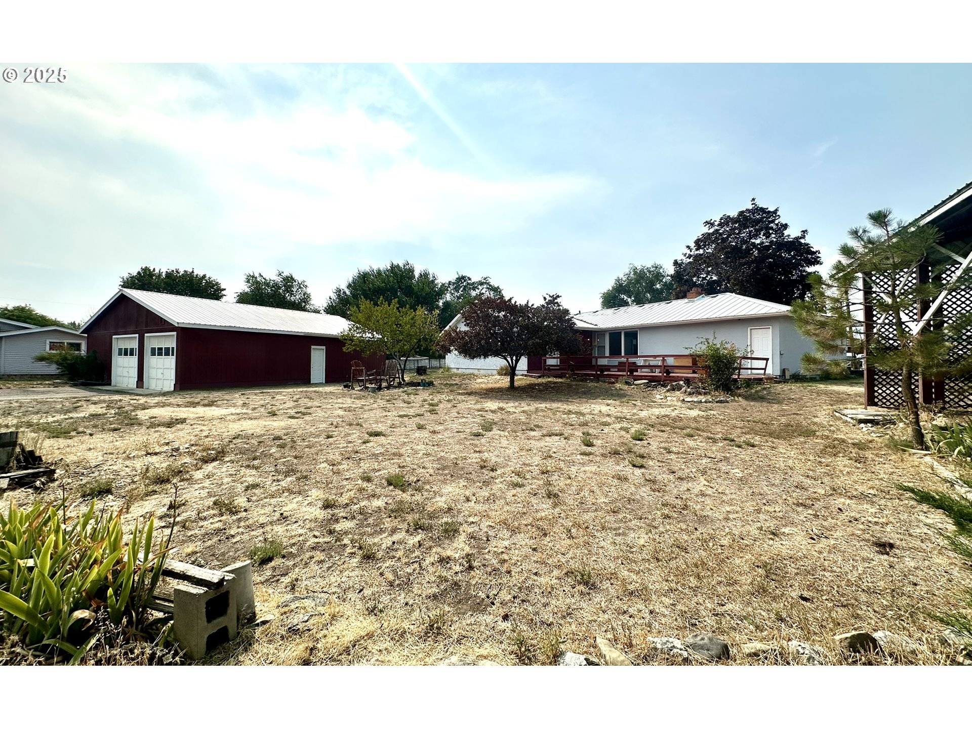 2460 Clark Street Baker City, OR 97814 - Photo 41 of 46 a front view of a house with a yard