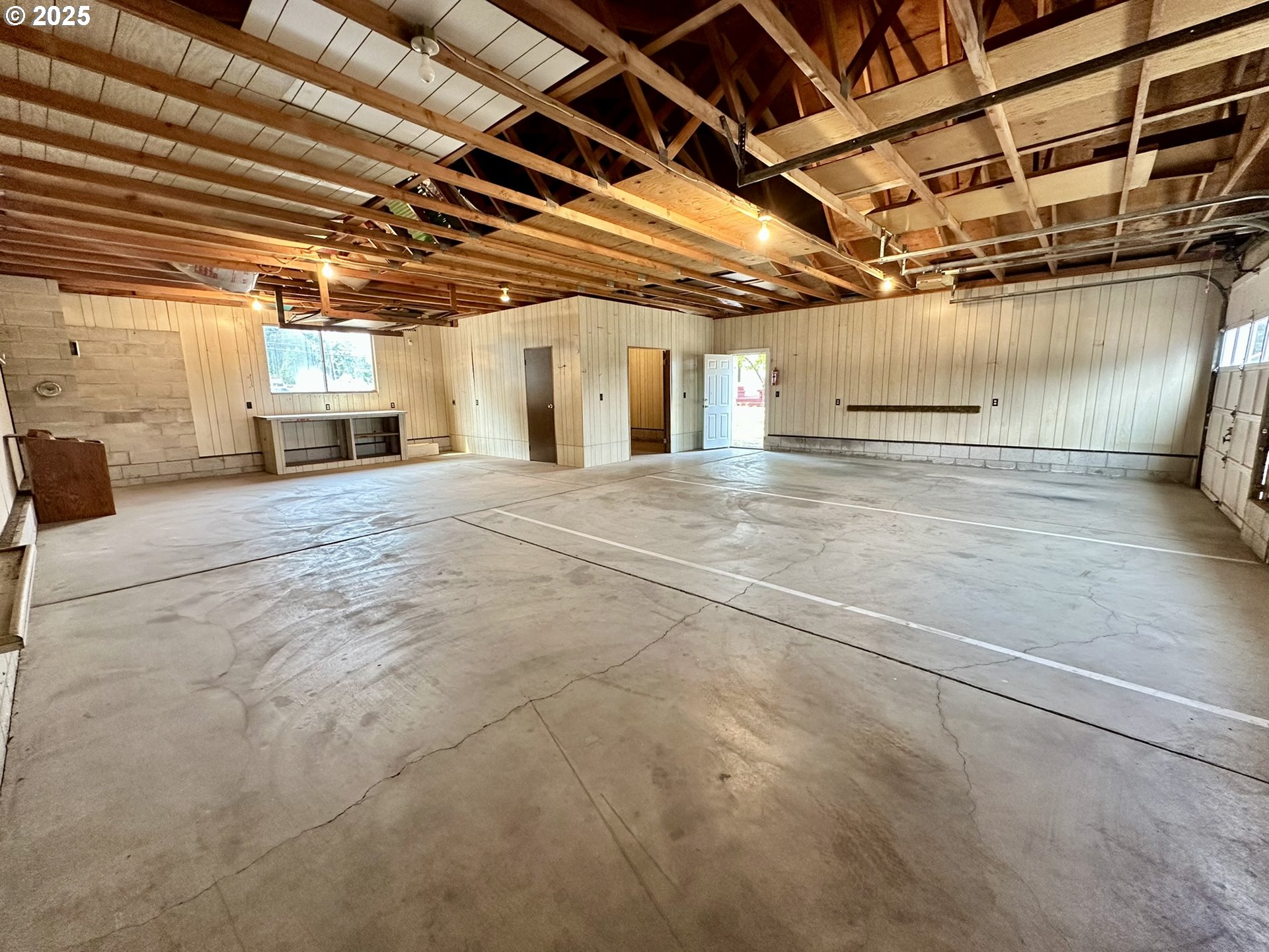 2460 Clark Street Baker City, OR 97814 - Photo 44 of 46 a view of a garage