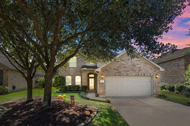 $380,000 | 163 North Hawkhurst Circle, The Woodlands, TX 77354