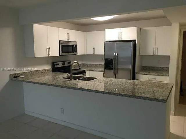 $1,850 | 9143 Southwest 77th Avenue, Unit B705, Miami, FL 33156