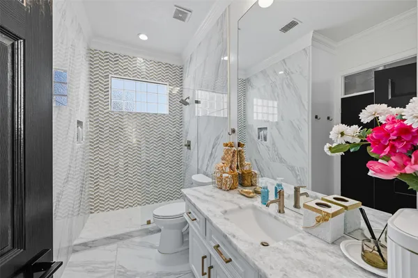 $3,500,000 | 2500 Sand Shore Drive, Conroe, TX 77304