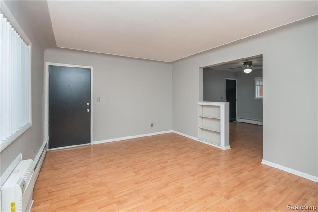 649 West Maple Road, Unit 6492 Clawson, MI 48017 - Photo 8 of 27