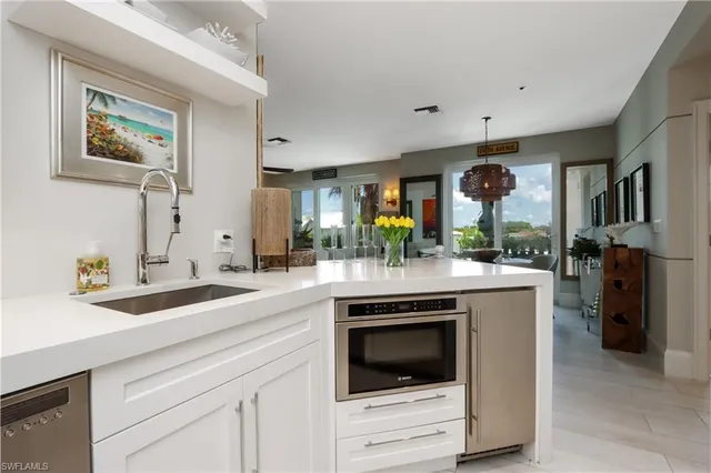 $14,000 | 365 5th Avenue South, Unit 307, Naples, FL 34102