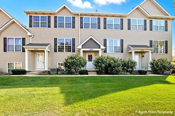 $241,000 | 1477 Sedgewood Court, Round Lake, IL 60073