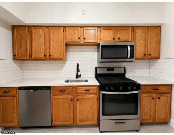 $2,500 | 675-681 Joralemon Street, Unit A2, Belleville, NJ 07109