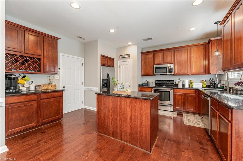 761 Spinning Wheel Point High Point, NC 27265 - Photo 11 of 30 Gallery Image 11