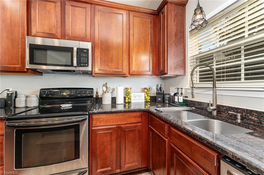 761 Spinning Wheel Point High Point, NC 27265 - Photo 13 of 30 Gallery Image 13